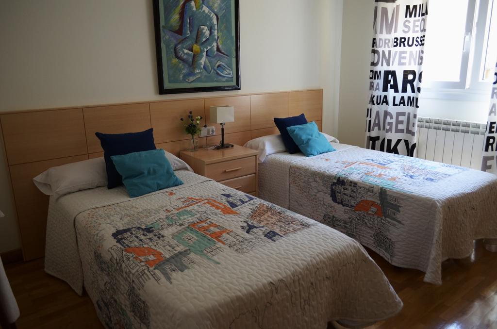 Pension Ostadar Los Arcos Room photo