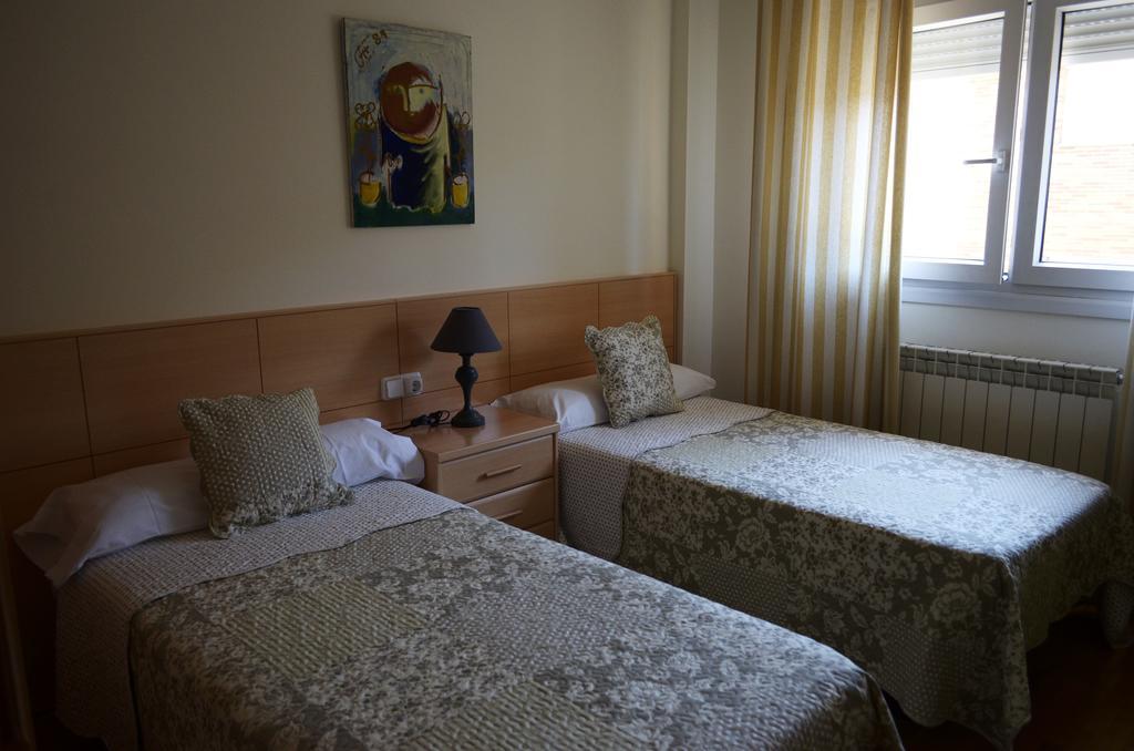Pension Ostadar Los Arcos Room photo