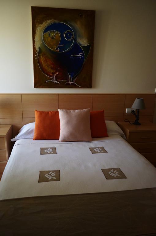 Pension Ostadar Los Arcos Room photo
